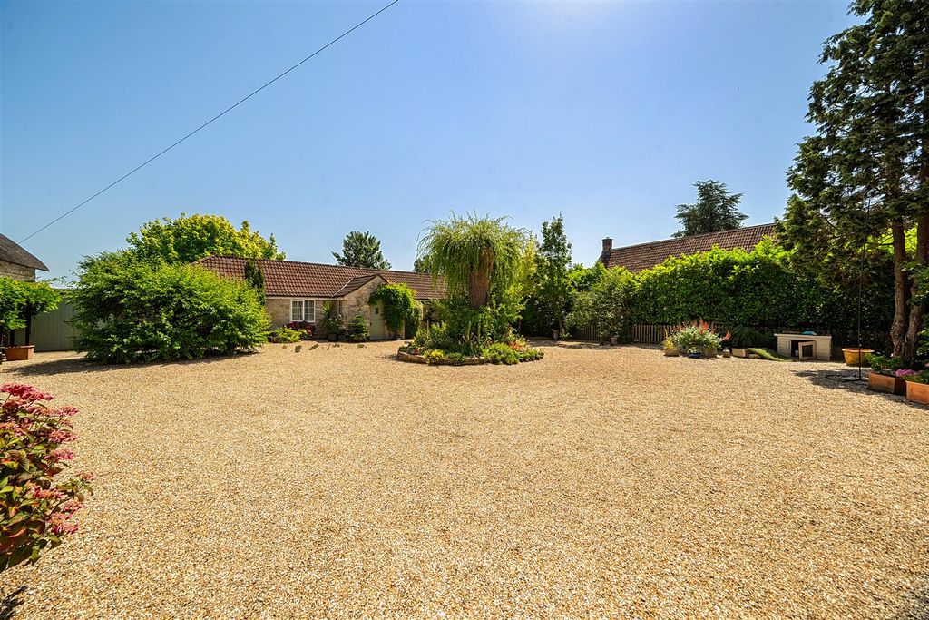 Property photo 1 of 17 Front Elevation And Courtyard