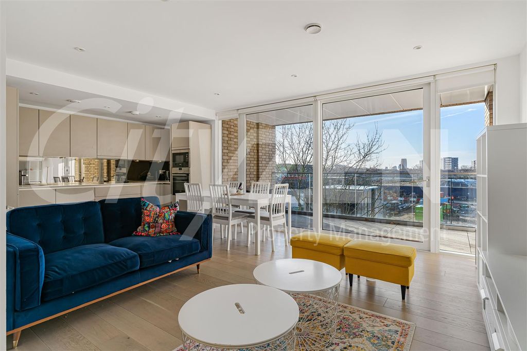 Property photo 1 of 22 Reception