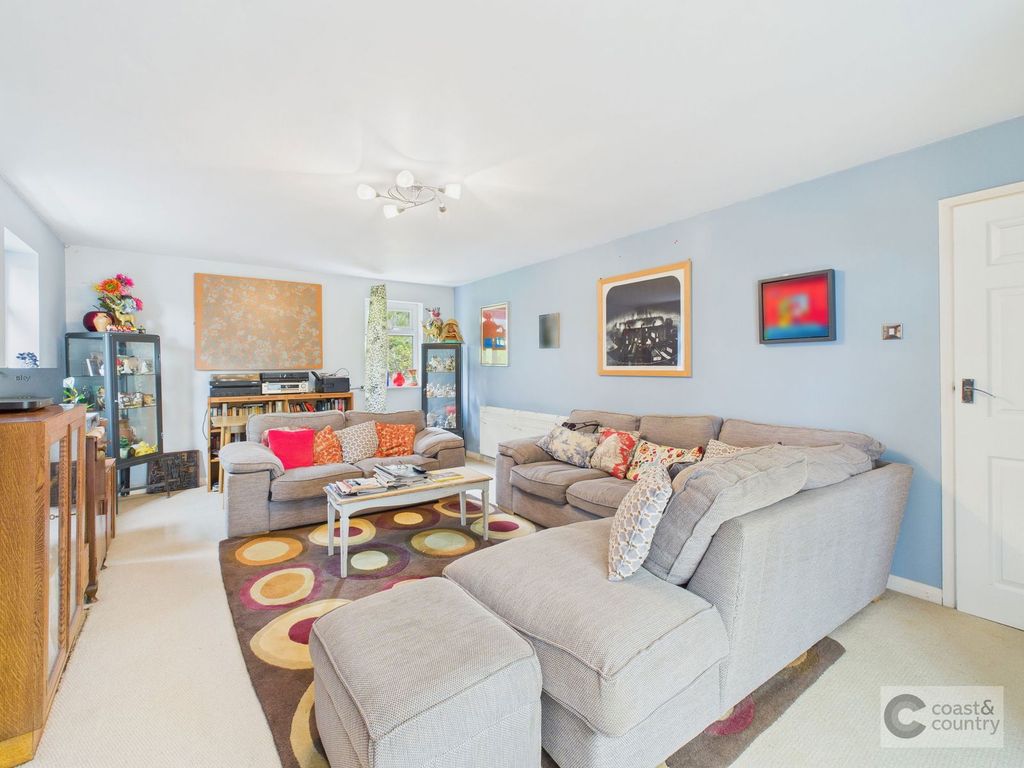 Property photo 3 of 30