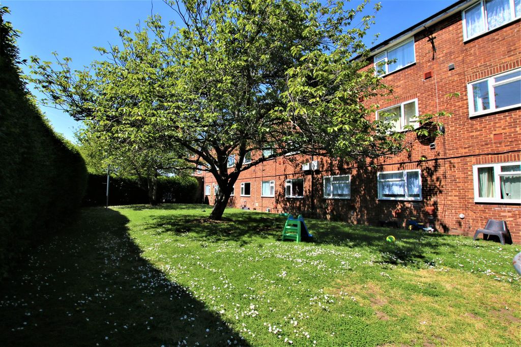 Property photo 3 of 6