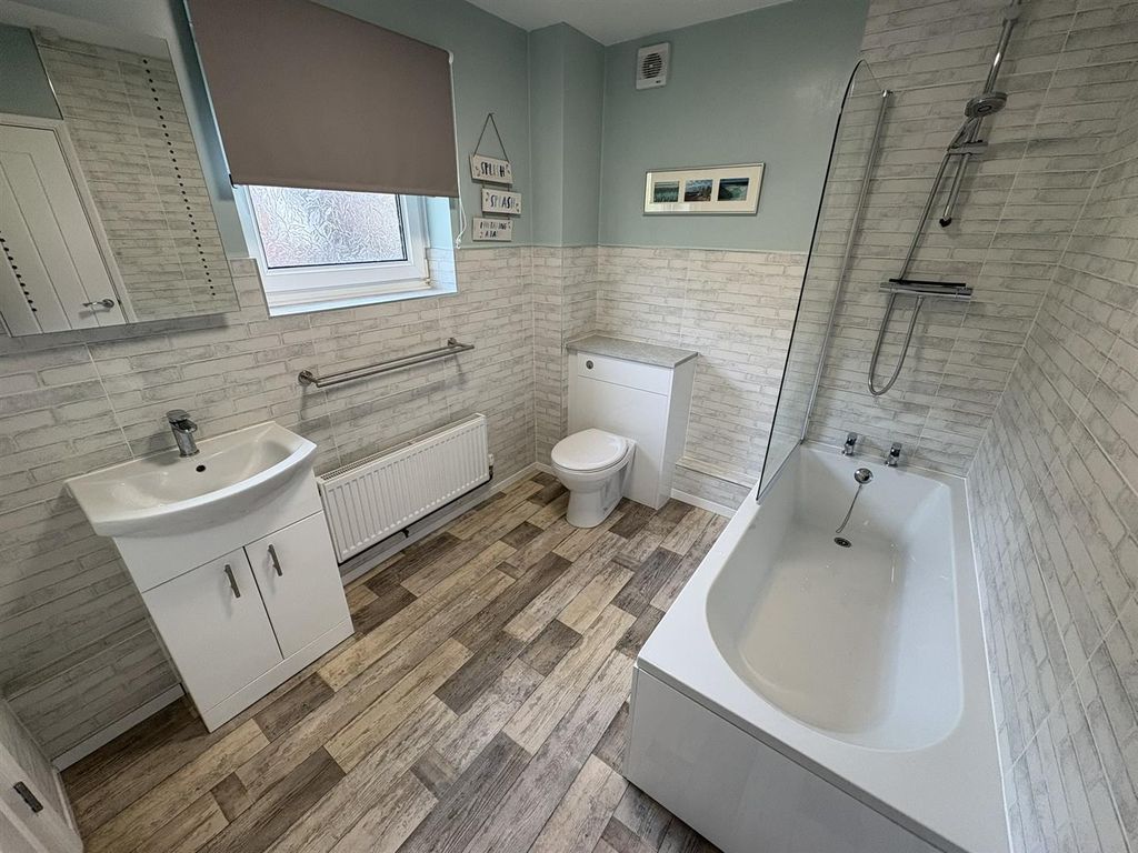 Additional image 12 of 3 bed property to rentSt. Johns Road, Wroxall, Ventnor PO38