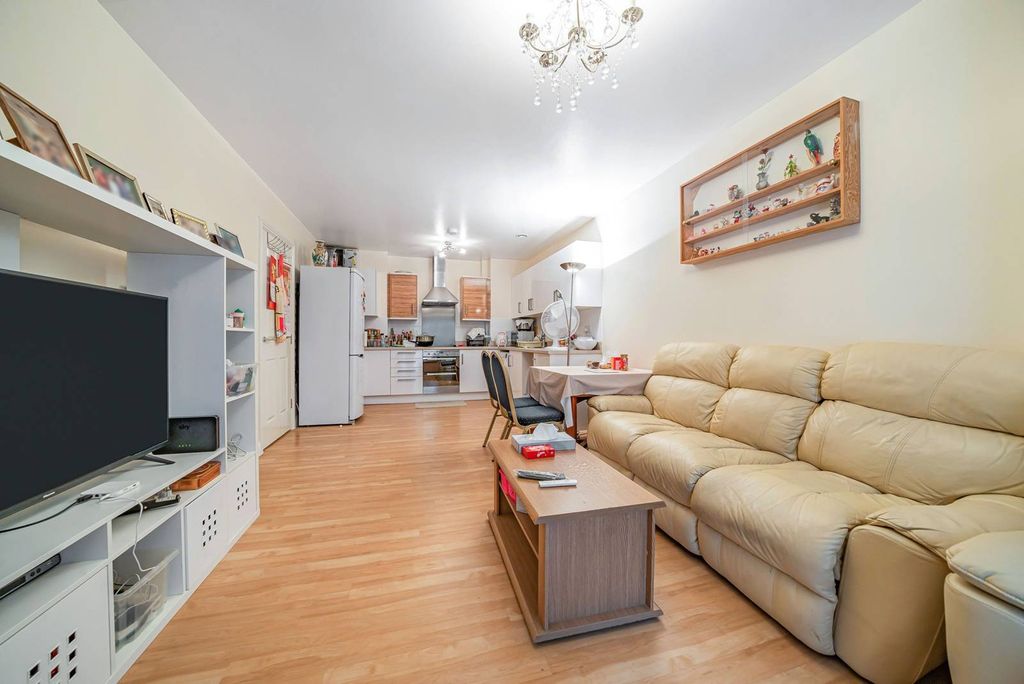 Property photo 3 of 9