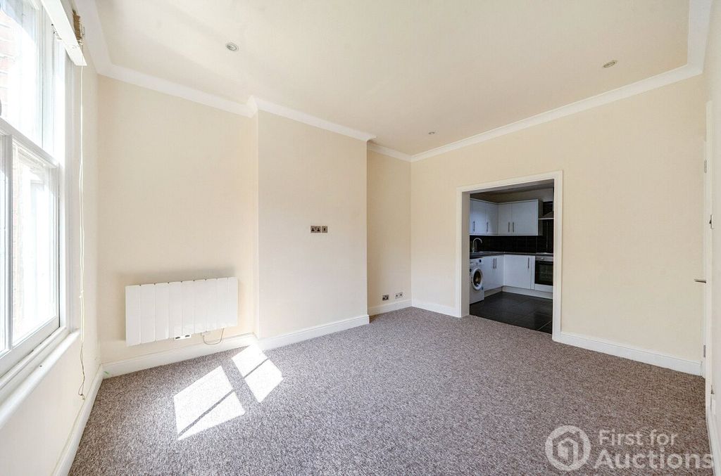 Property photo 3 of 15 Picture No. 03