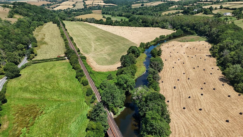 Property photo 3 of 10 Dji_20260720134602_0369_D.Jpg