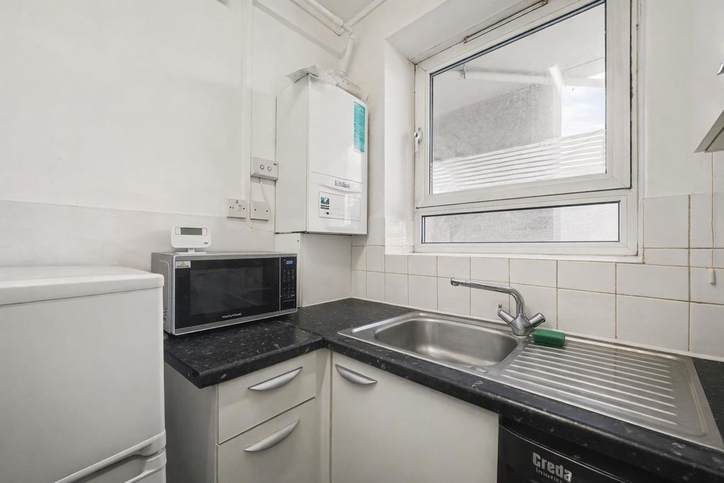 Property photo 3 of 6 Kitchen.Png