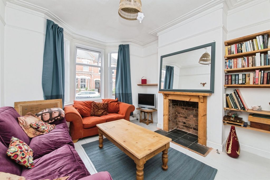 Property photo 2 of 17