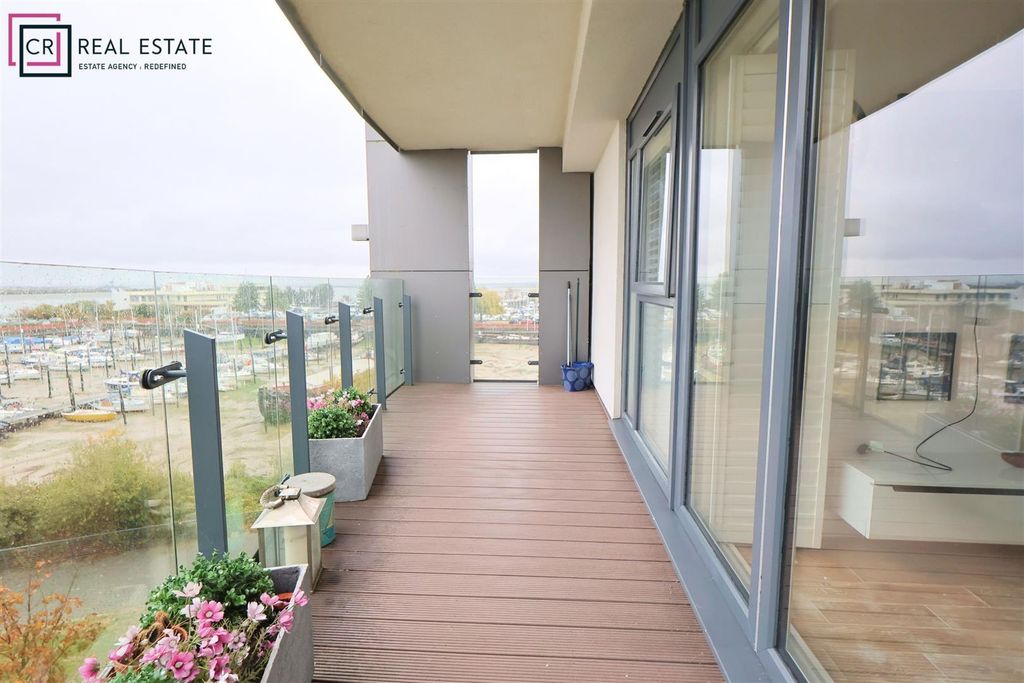 Property photo 2 of 20 Balcony