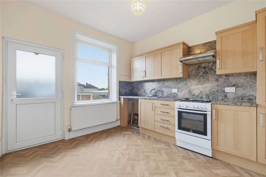 Property photo 3 of 13 Kitchen Dining