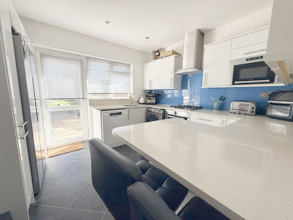 Property photo 2 of 15 Kitchen