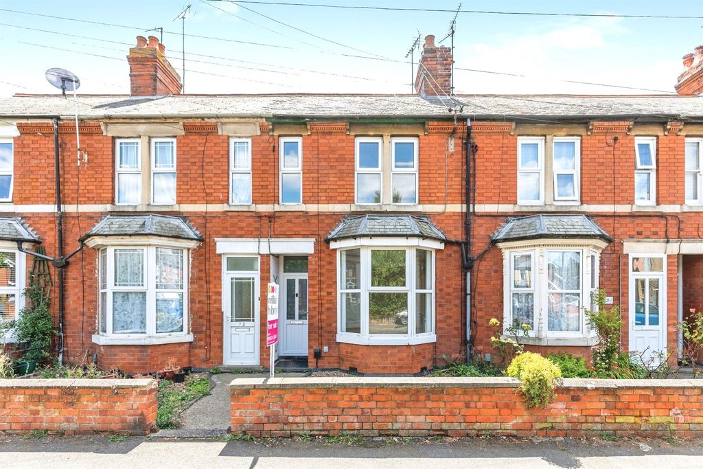 Property photo 2 of 18