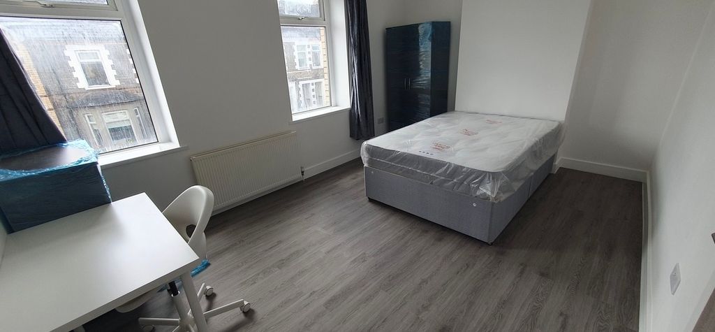 Property photo 3 of 10 Image