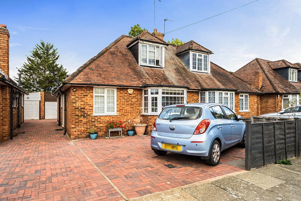 Property photo 1 of 19 1536125-20-6Ad0F5...
