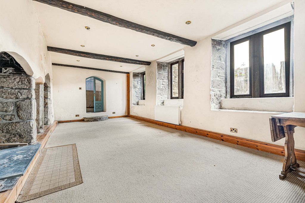 Property photo 2 of 38