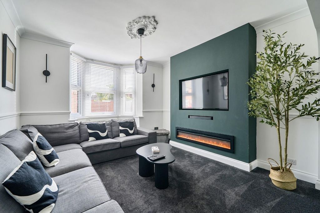 Property photo 2 of 17 1481407-9-6A3Ab2Fab3Ffe.Jpg