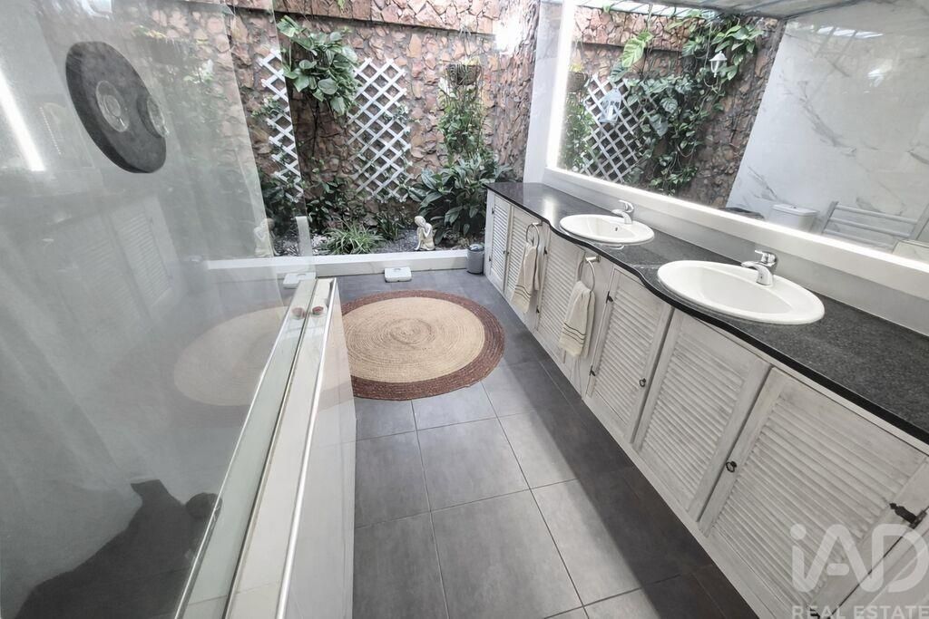 Property photo 3 of 38