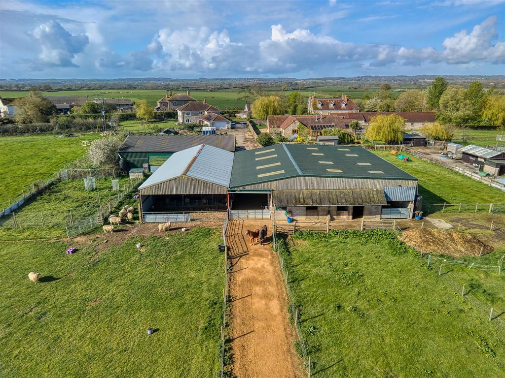 Property photo 3 of 20 Farm Buildings