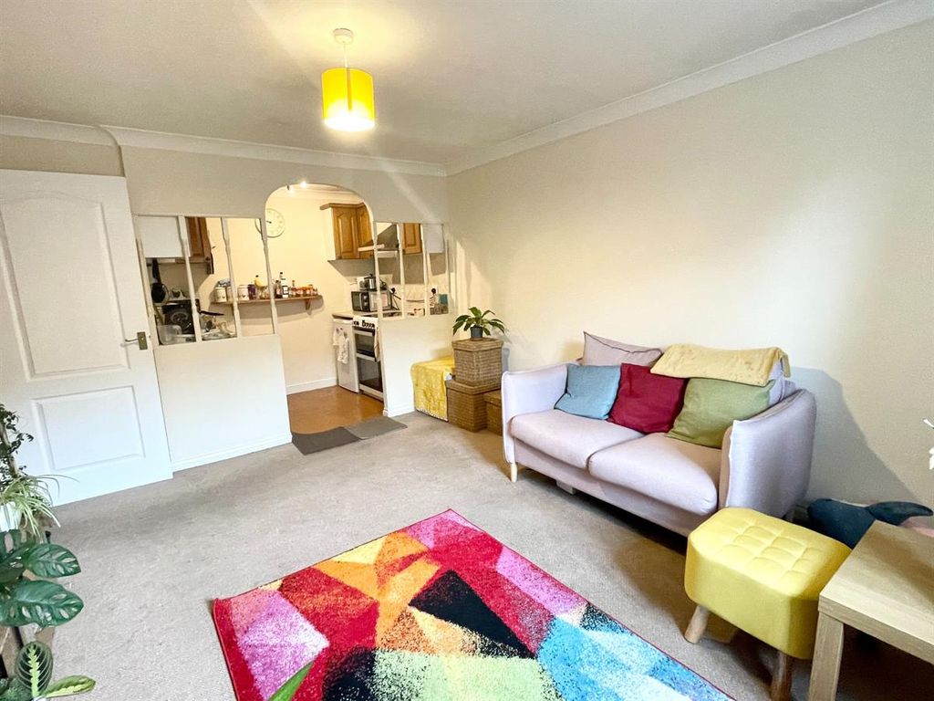 Property photo 2 of 5