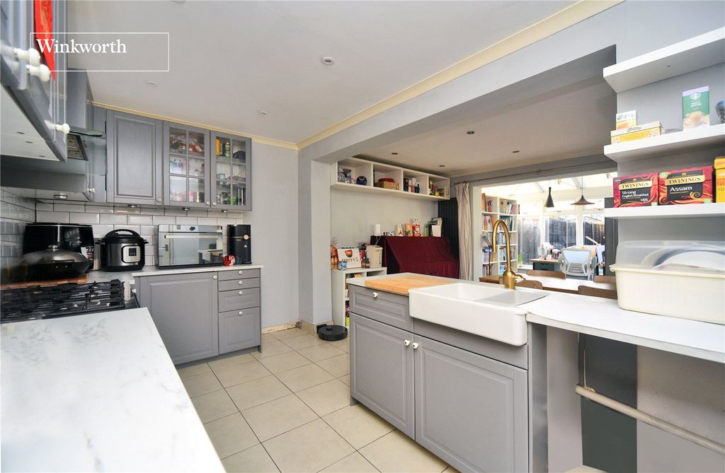 Property photo 2 of 15 Picture No. 04