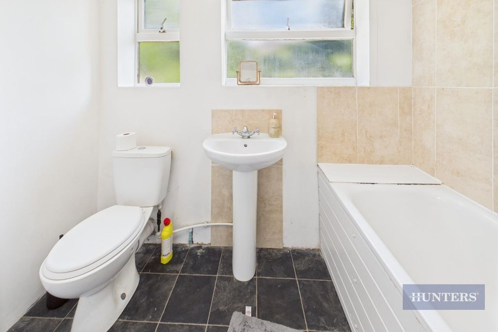 Property photo 3 of 7 Cam05152G0-Pr0142-Still015.Jpg