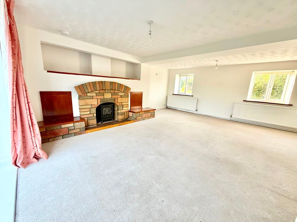 Property photo 2 of 35