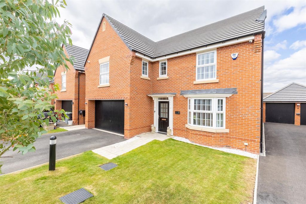 Property photo 1 of 29 8Gainsboroughdrive-1.Jpg