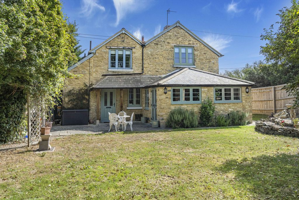 Property photo 1 of 28