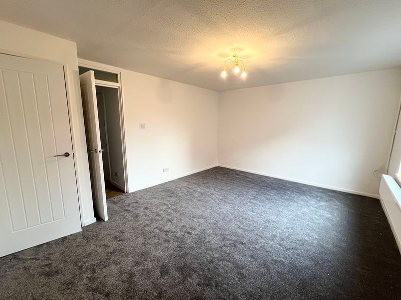 Property photo 3 of 9 Photo 8