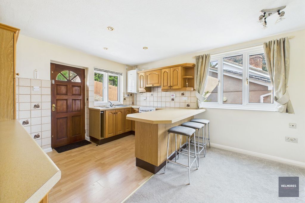 Property photo 2 of 16