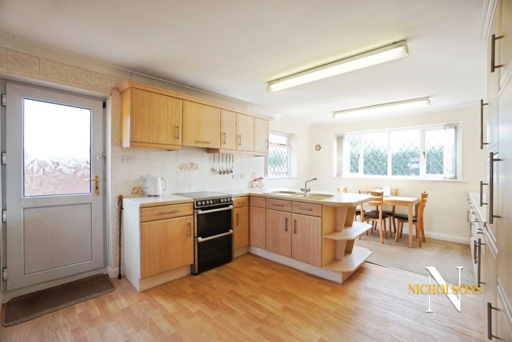 Property photo 3 of 16 4506756
