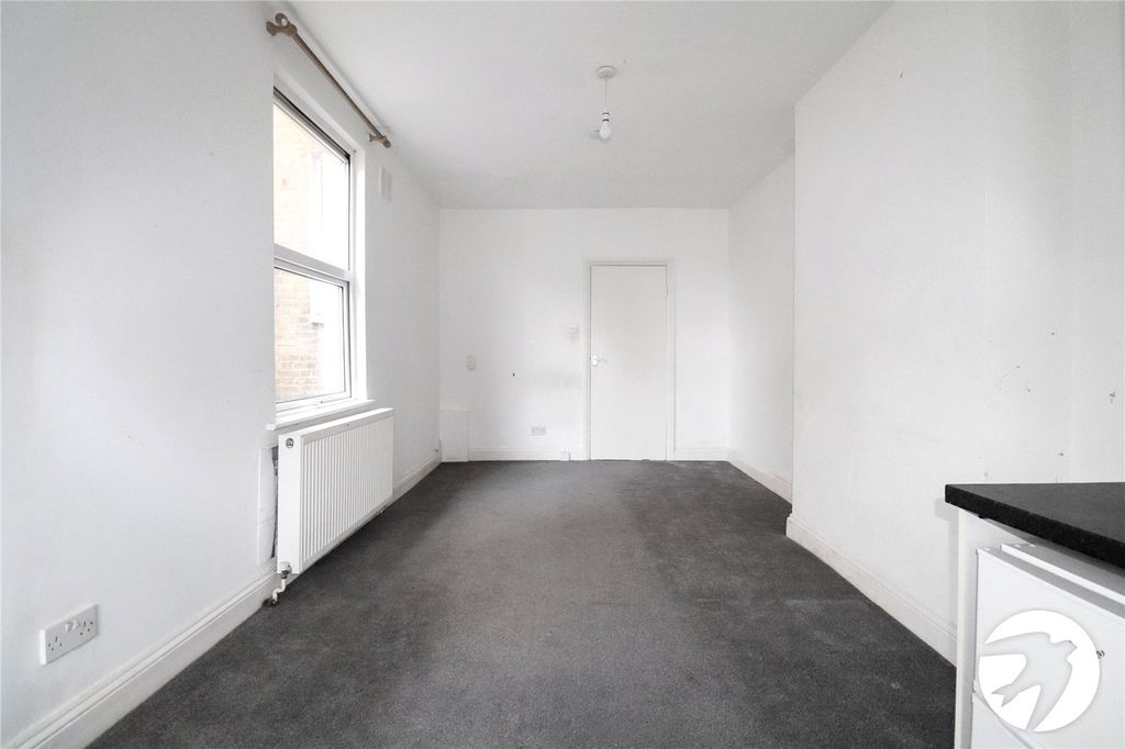 Property photo 3 of 13 Picture No. 17