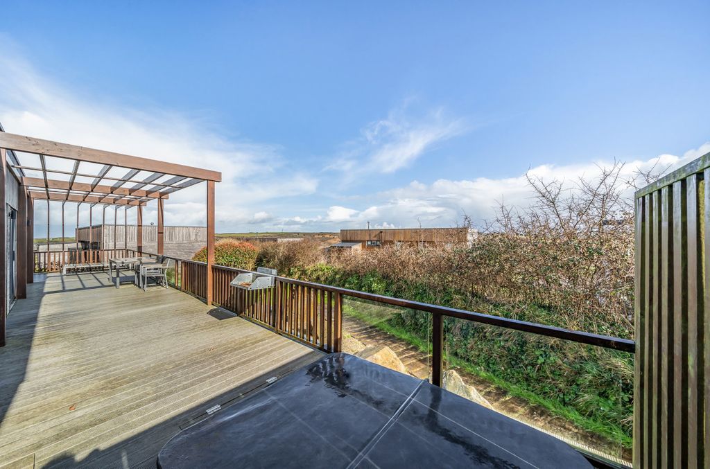 Property photo 1 of 18 Deck And Pergola