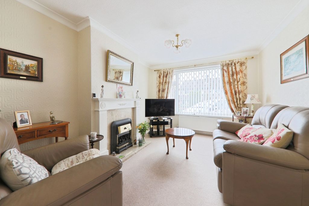 Property photo 3 of 17 4557248