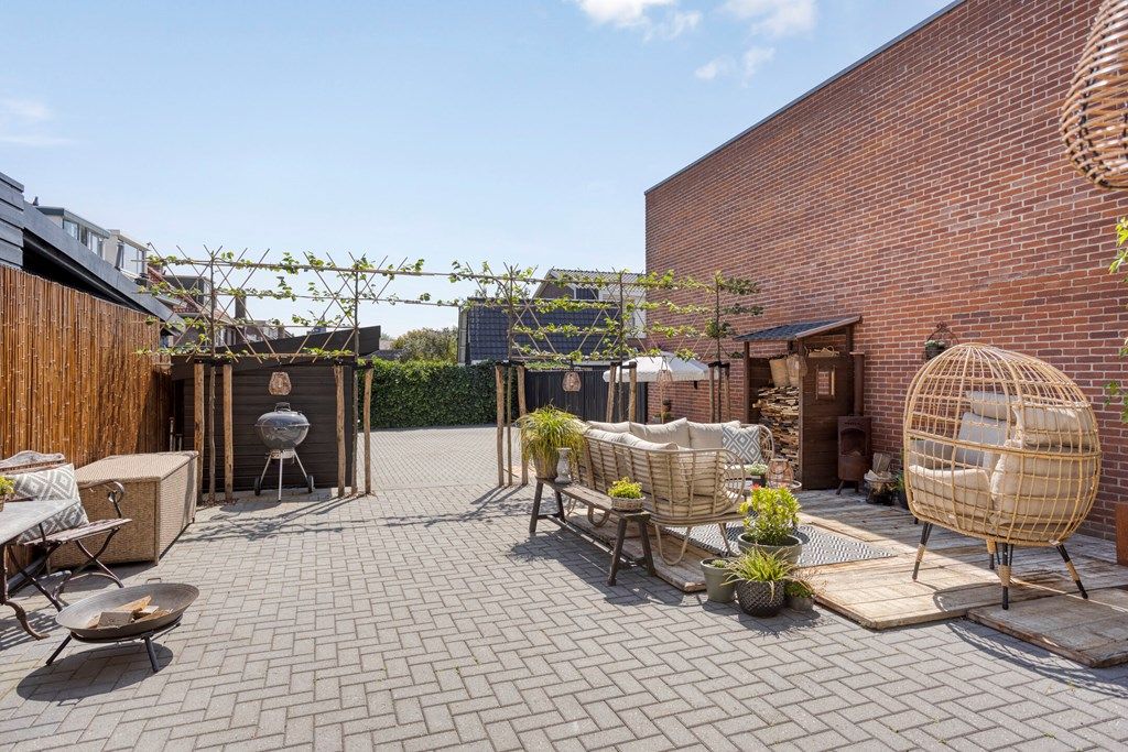 Property photo 3 of 72