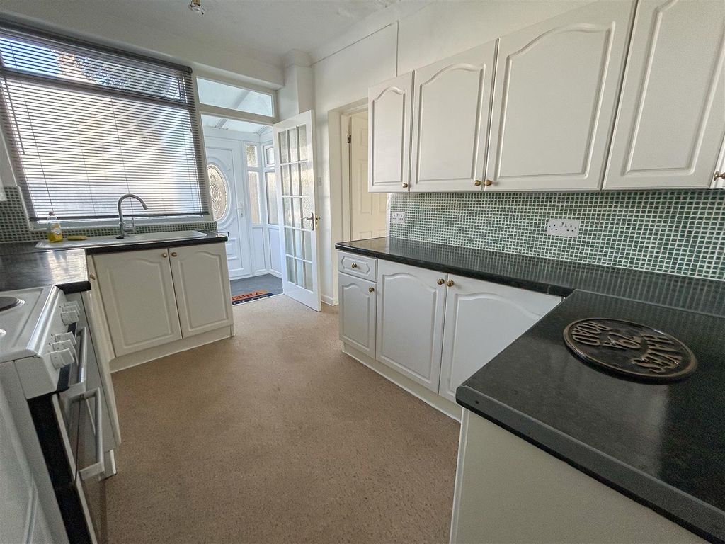 Property photo 2 of 17 Kitchen