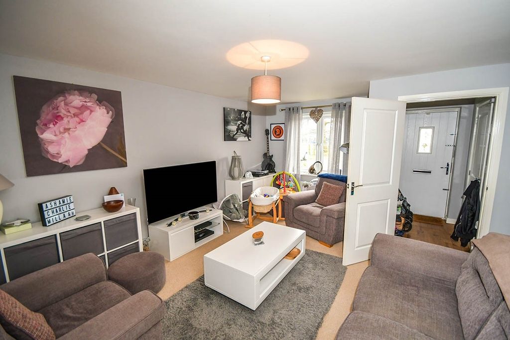 Property photo 3 of 8 Living Room