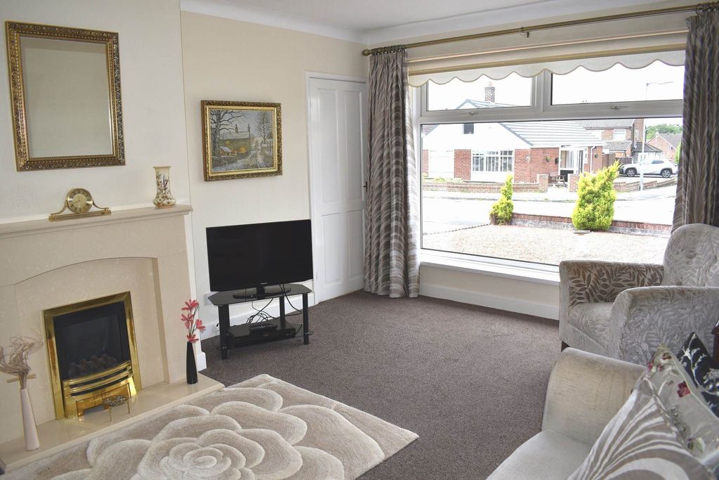 Property photo 2 of 16