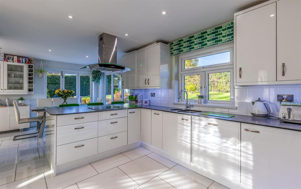 Property photo 3 of 28 Bx1A4887-Hdr-Edit.Jpg