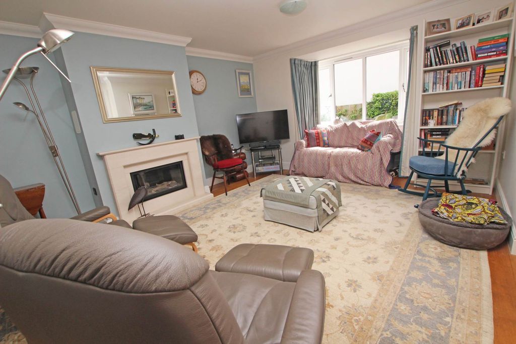 Property photo 2 of 16