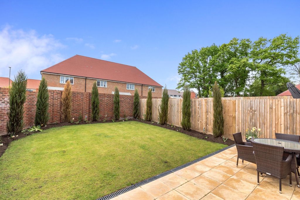 Property photo 3 of 17 Photo 18