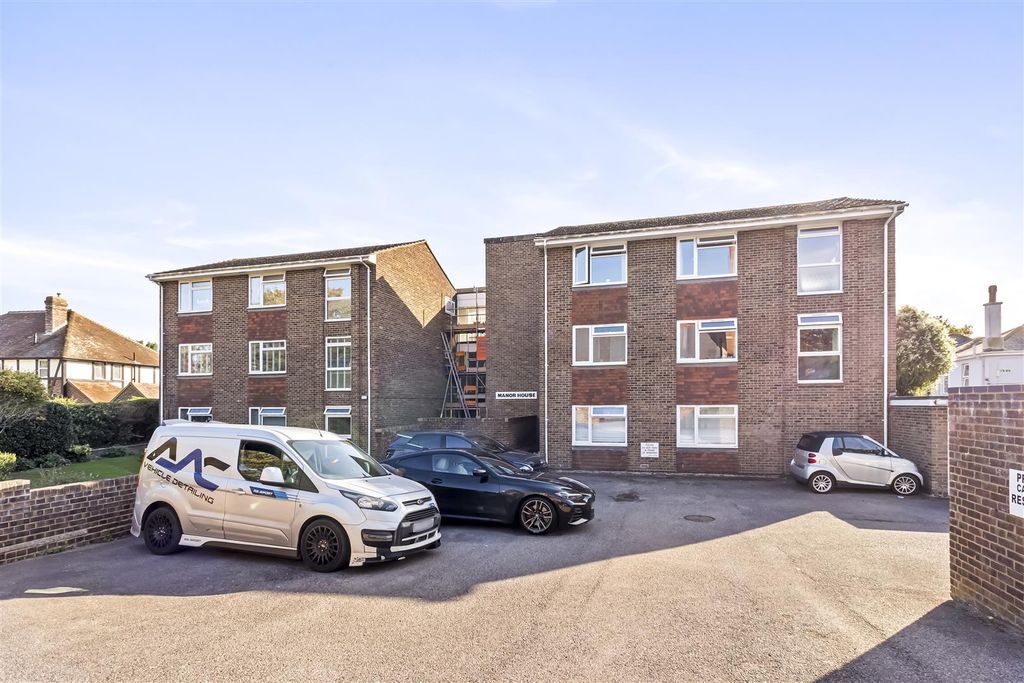 Property photo 1 of 14 9 Manor House-013.Jpg
