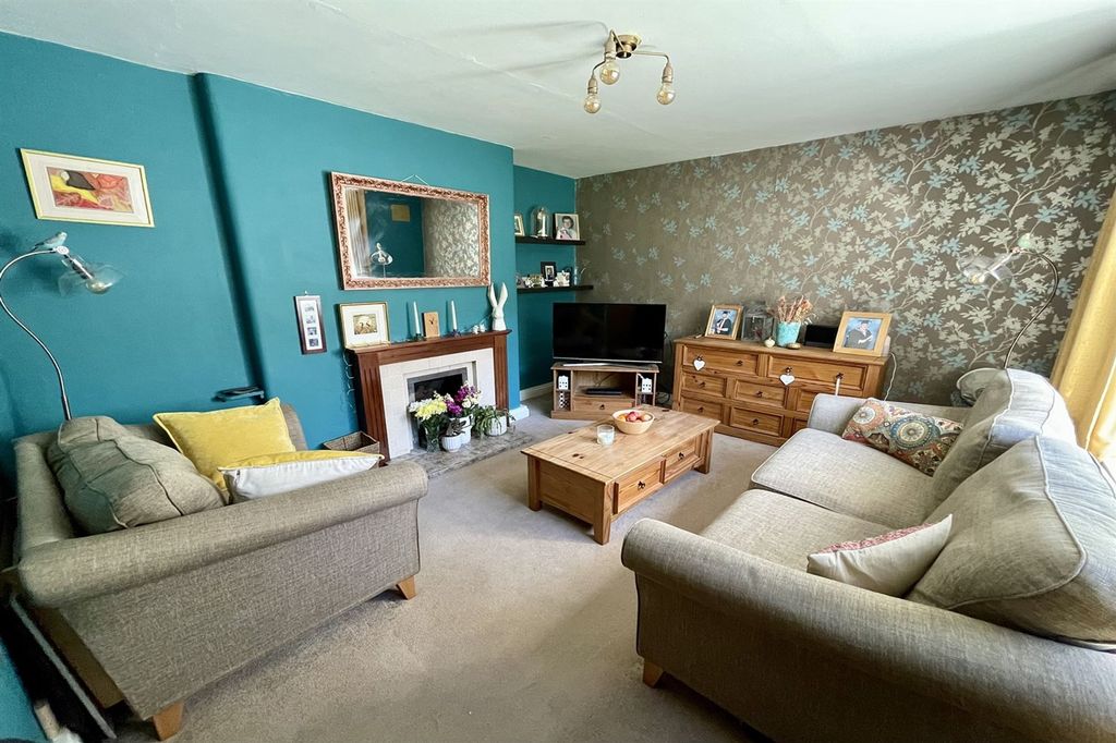 Property photo 2 of 15 Living Room
