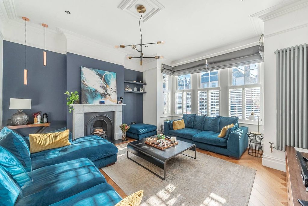 Property photo 1 of 21