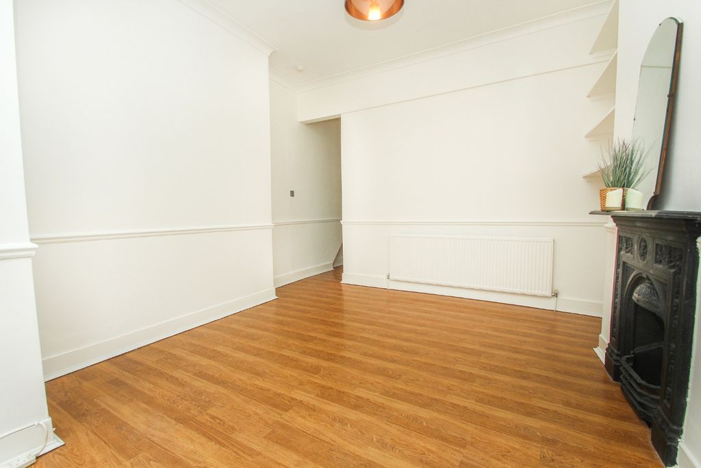 Property photo 3 of 9 2841503