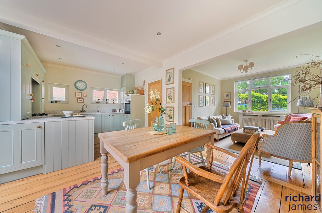 Property photo 2 of 24 0Fad8E9192654d1c8F38c24A3B861Eb9