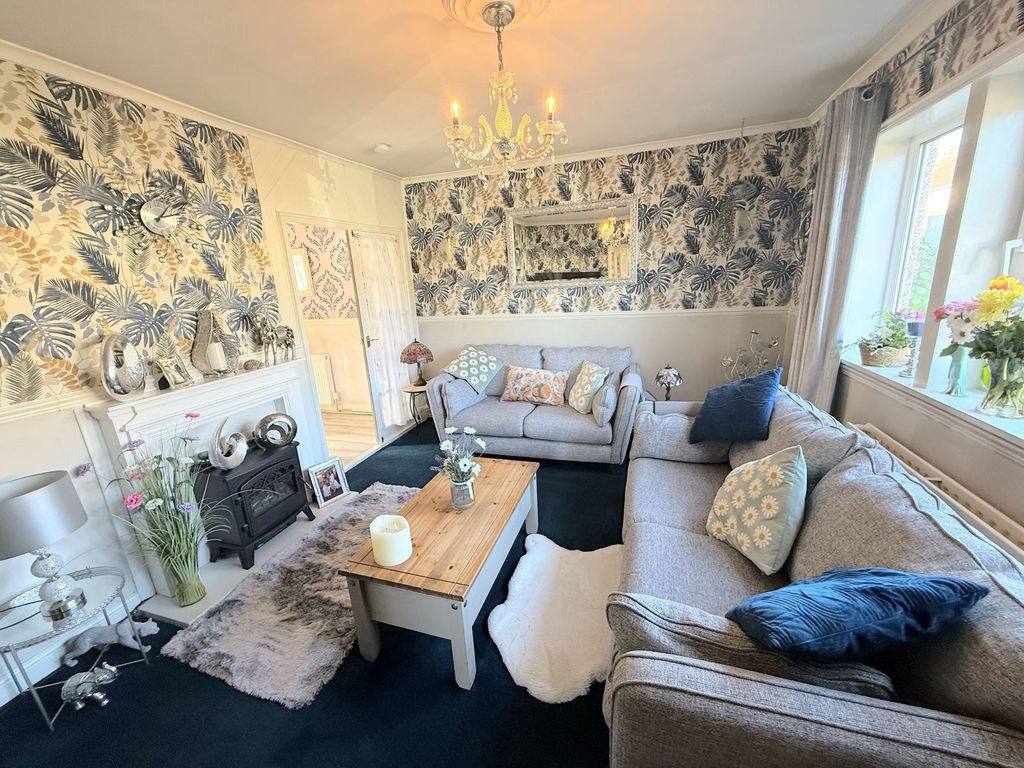 Property photo 3 of 28