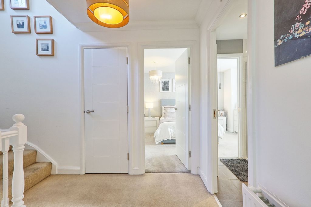 Property photo 2 of 52