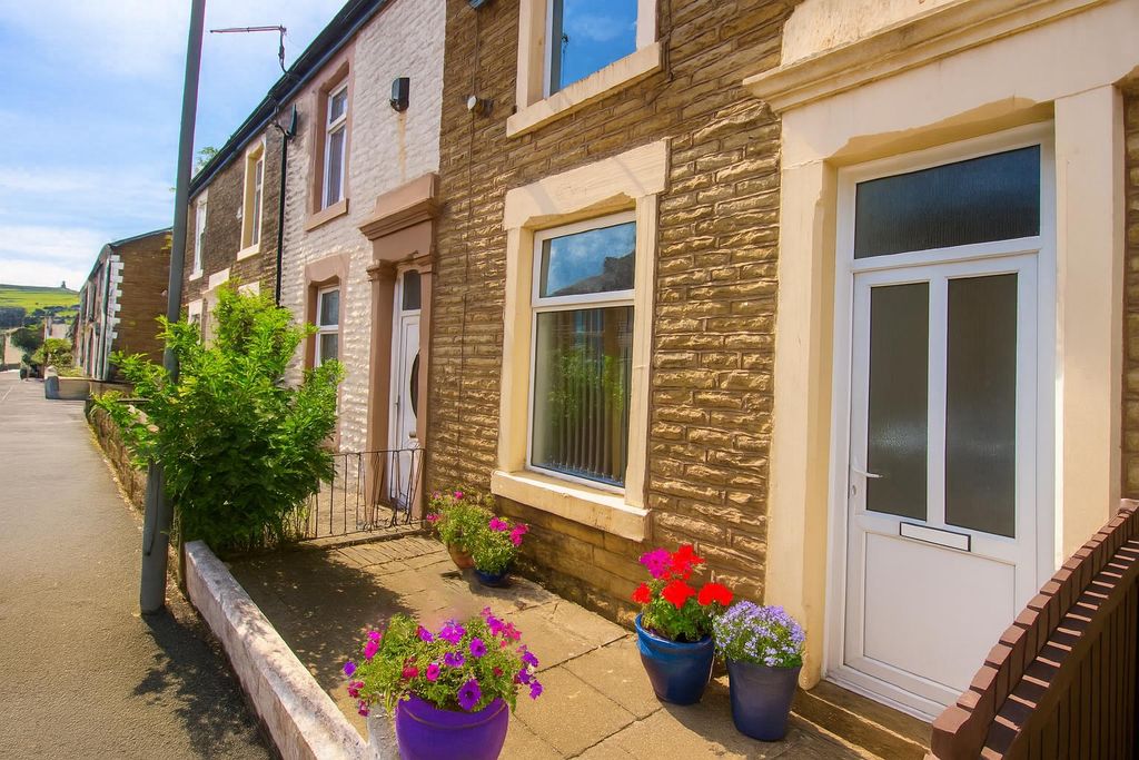 Property photo 3 of 14 93Ef5640-9Cba-46Eb-Ad93-F40526d1B973.Jpg