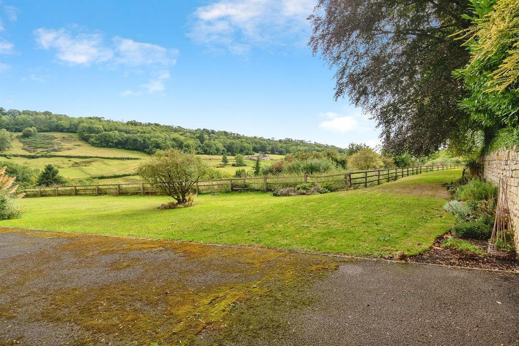 Property photo 2 of 16