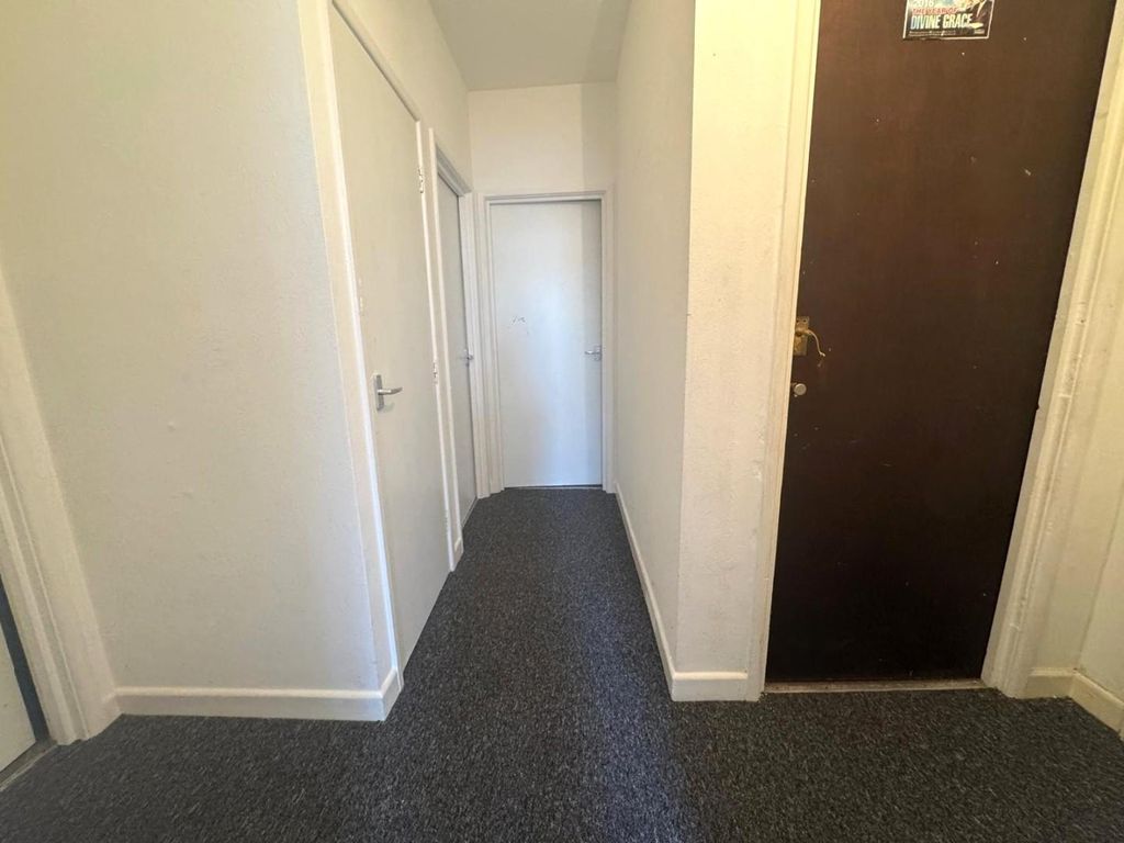 Property photo 3 of 7 Hallway.Jpeg