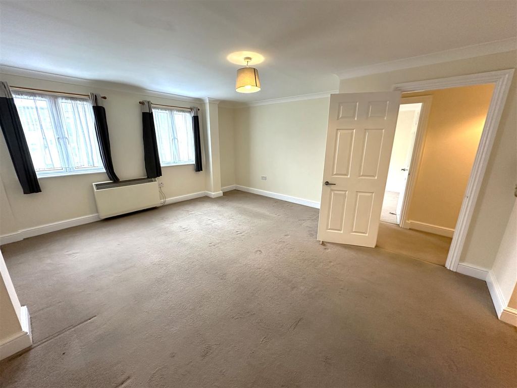 Property photo 1 of 5 Lr.Jpg